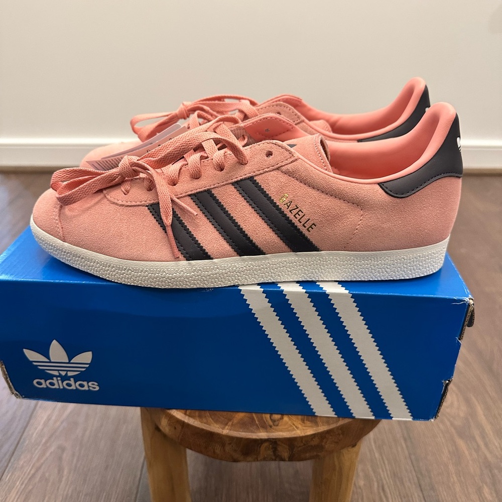 Adidas Gazelle Men’s Athletic Pink Black White Sneakers JH5388, Size 10.5